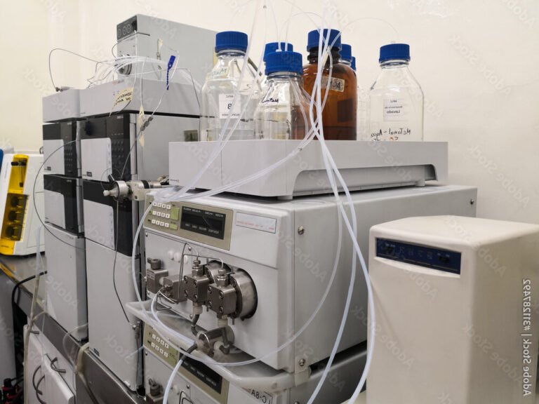 appareil de chromatographie liquide en laboratoire
