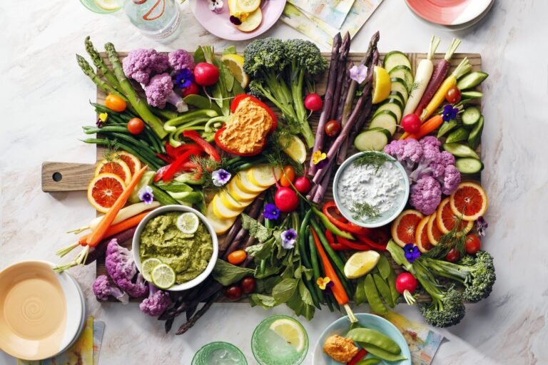 Que sont les petits plats du Bourbon et comment les préparer 39 assiette coloree de petits plats savoureux