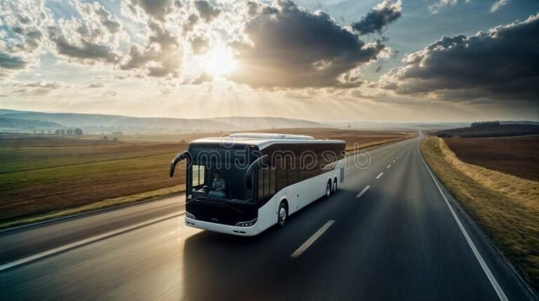 autocar sur une route pittoresque