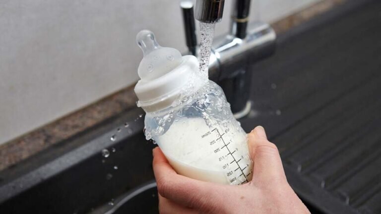 Comment bien conserver un biberon de lait en poudre pour bébé 36 biberon de lait en poudre bien range