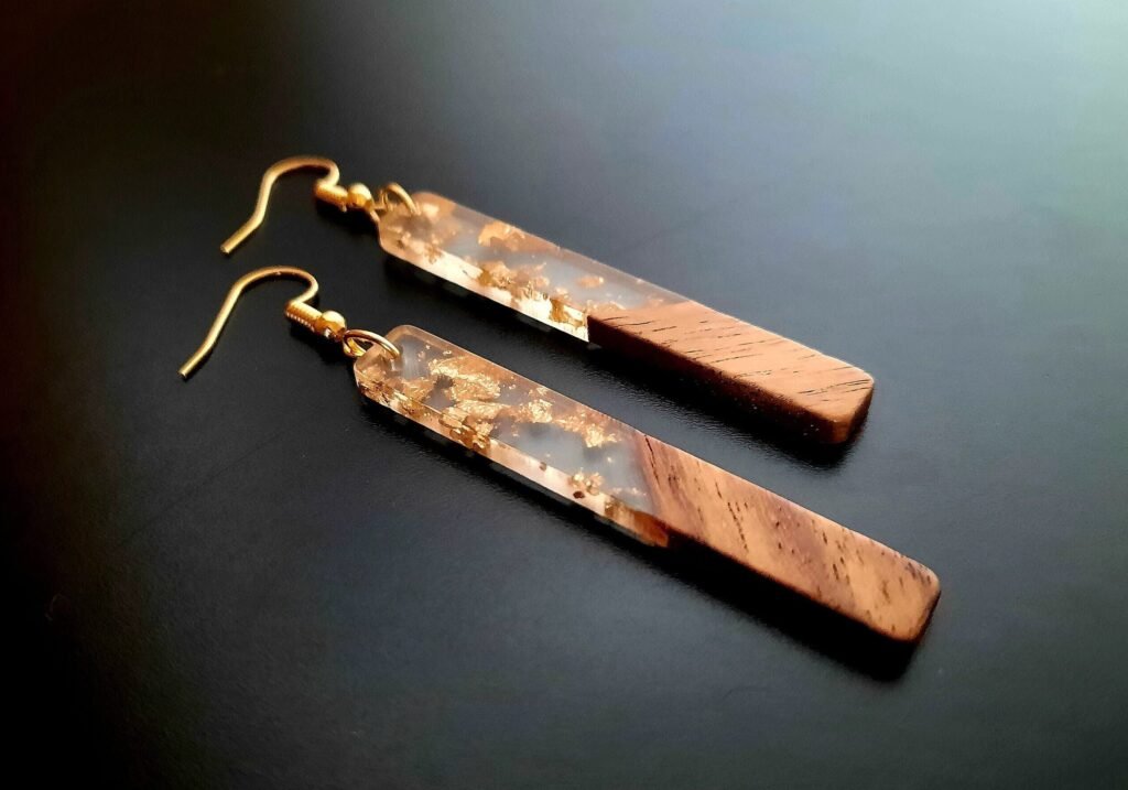 boucles doreilles en bois suspendues elegamment