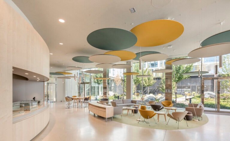 bureau de la caisse depargne moderne