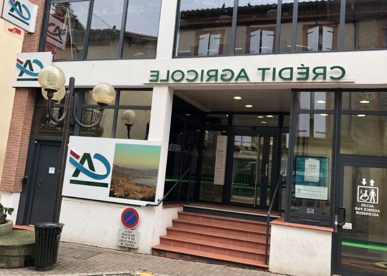 bureaux du credit agricole a montauban