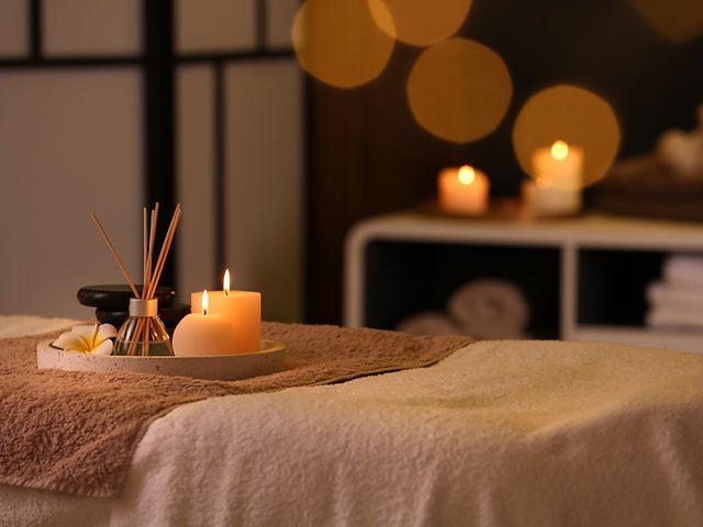 cabine de spa relaxante avec bougies