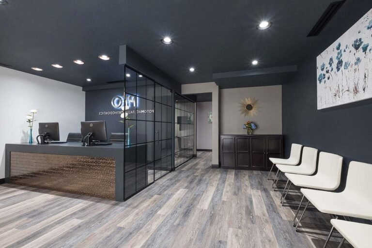 Quels sont les services offerts par le cabinet d'orthodontie Amat et Pointeau-Lafond 17 cabinet dorthodontie moderne avec patients