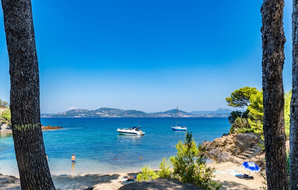 Où trouver le meilleur camping à Hyères au port Pothuau dans le Var