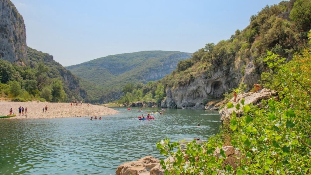 Quels sont les tarifs du camping Le Pommier en Ardèche