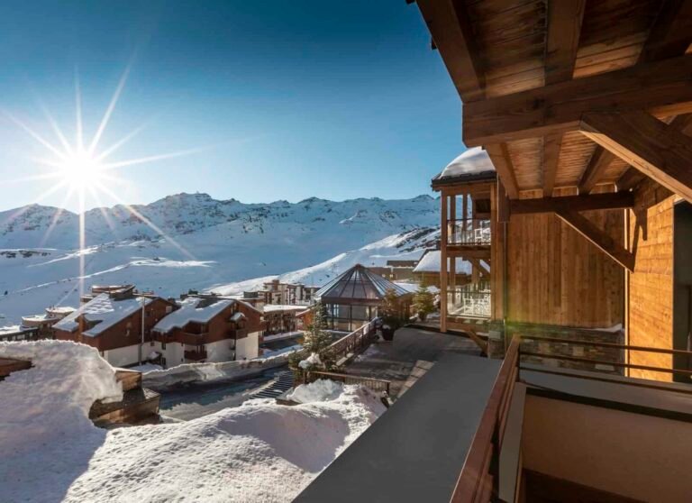 chalet cosy sous la neige a val thorens