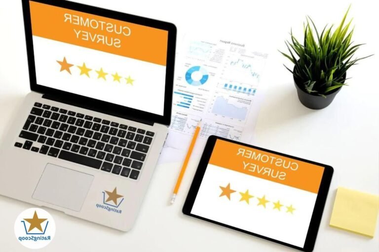 clients satisfaits laissant des avis en ligne