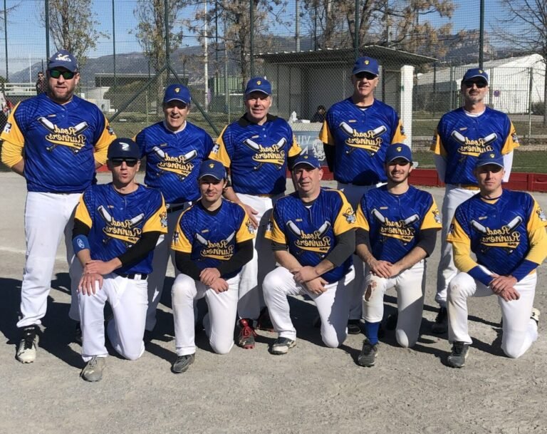 Comment participer à la course "I Run Castelnau le Lez" 13 coureurs en pleine action sur route