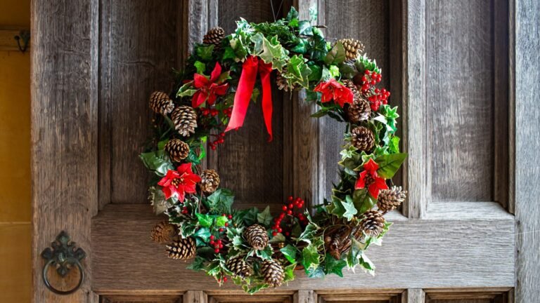 couronne de noel decorative en materiaux naturels