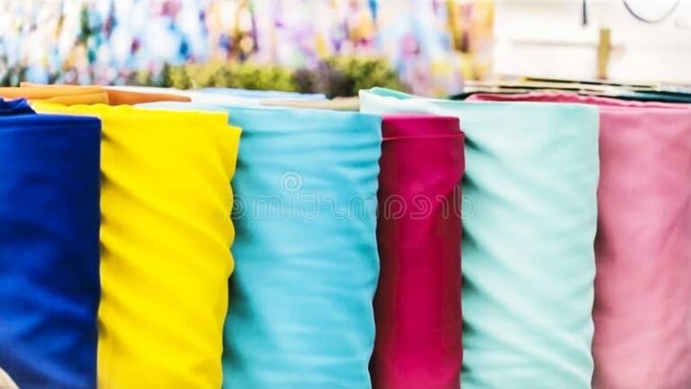 Où trouver des chutes de tissus au kilo à prix abordable 22 des etals de tissus colores en magasin