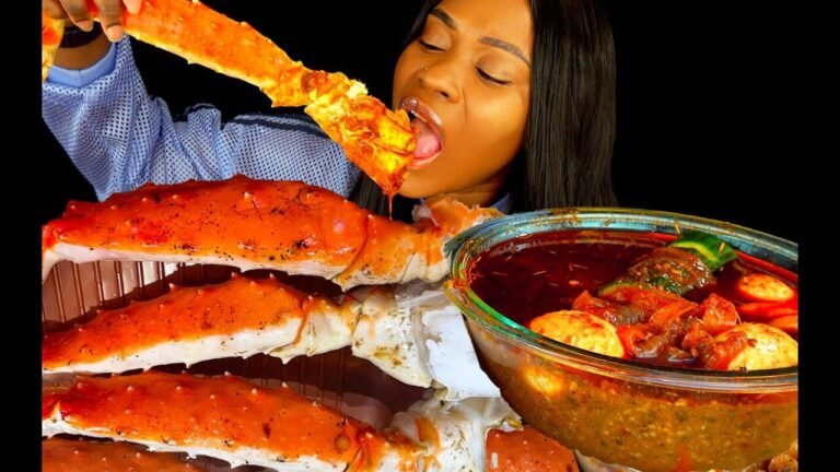 Qu'est-ce que "La Tête dans l'Cru" et comment en profiter 14 des personnes degustant des fruits de mer