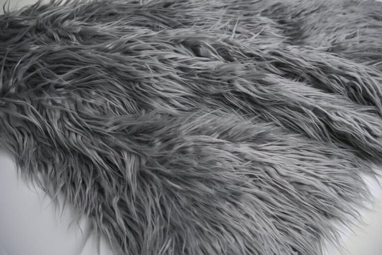 echantillons de tissus fausse fourrure varies