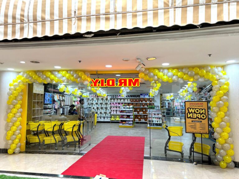 Où trouver le magasin Mr Bricolage à L'Isle-sur-Sorgue 37 entree dun magasin mr bricolage