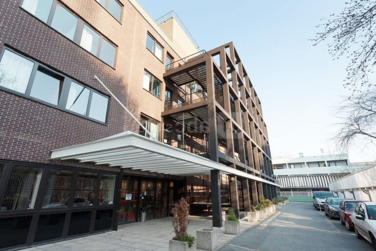 facade de la residence internationale a paris