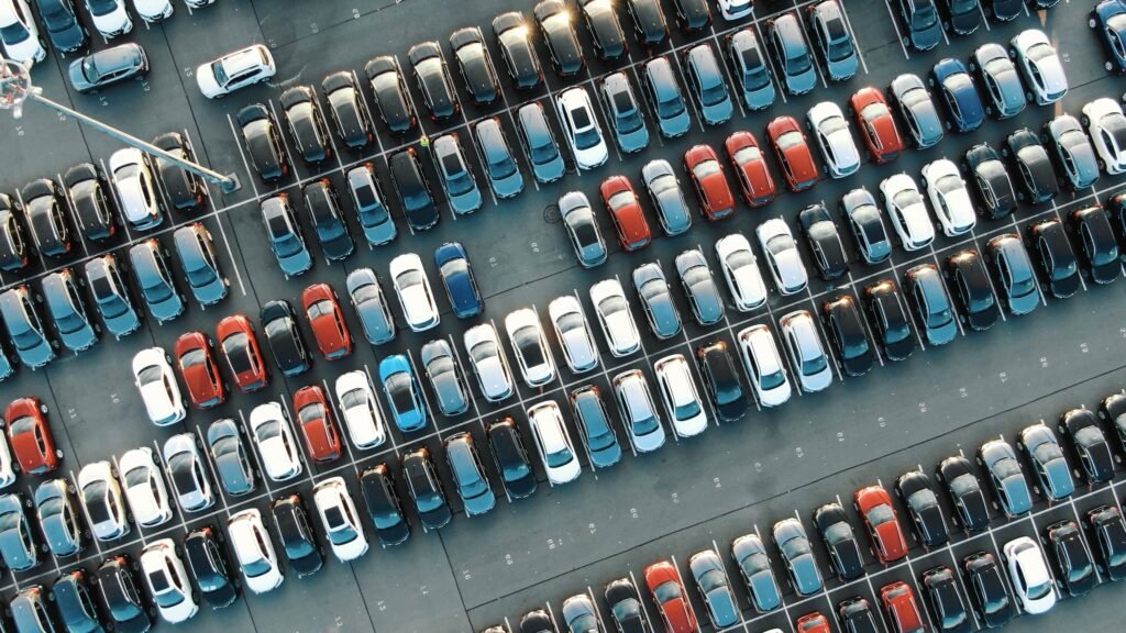 flotte de vehicules en stationnement