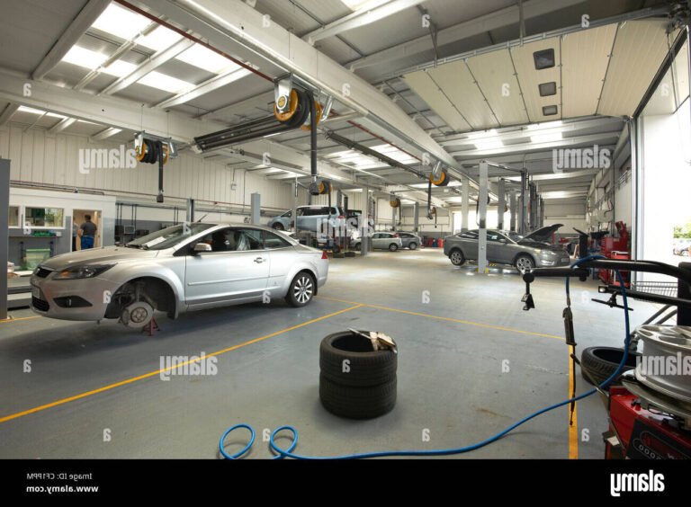 Quel est le meilleur garage à Noyal-Châtillon-sur-Seiche 42 garage moderne avec voitures en service