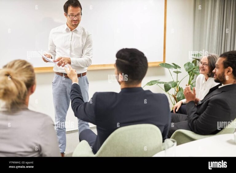 groupe de personnes en pleine seance dentrainement