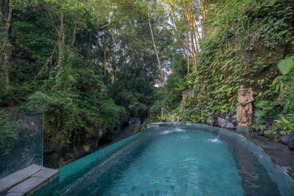 Où se situe l’Hôtel Au Coq Dort avec son spa relaxant