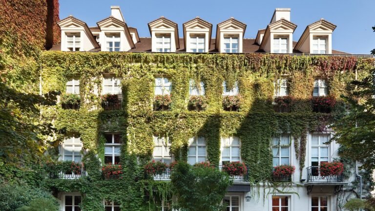 Quel est le meilleur hôtel Du Roi René à Paris 23 hotel du roi rene a paris facade elegante