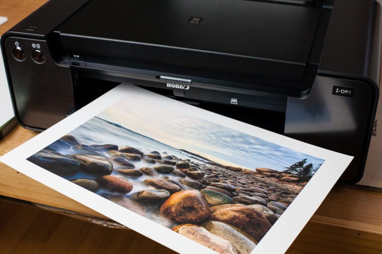 Qu'est-ce qu'un centre d'impression personnalisé et comment ça fonctionne 44 imprimante professionnelle avec echantillons colores