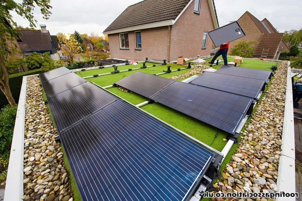 Comment installer des panneaux solaires sur un toit plat avec membrane