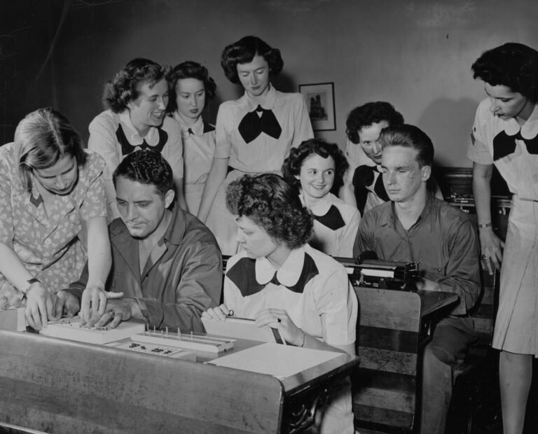 Comment l'Agence Régionale de l'Orientation et des Métiers de Normandie aide-t-elle 21 jeune en orientation professionnelle en normandie