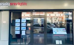 logo de stephane plaza immobilier a saint ouen