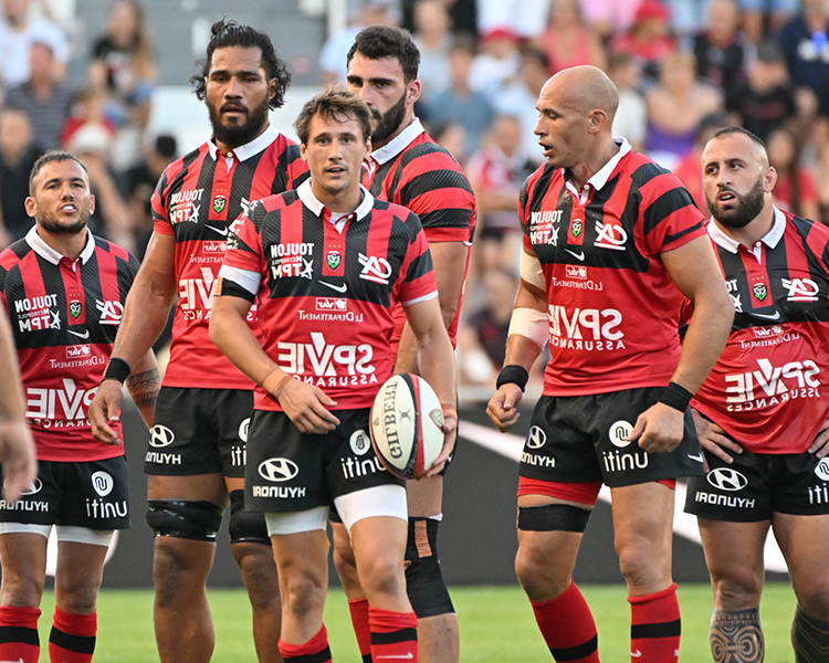 maillot de rugby du toulon en action