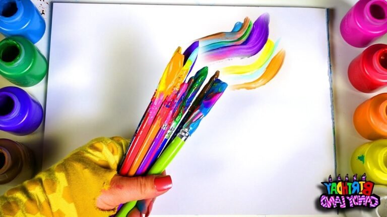 palette de peinture et pinceaux colores