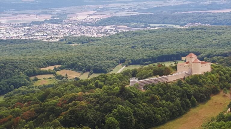Que faire à Amberieu-en-Bugey pour un week-end réussi 1 paysage naturel damberieu en bugey