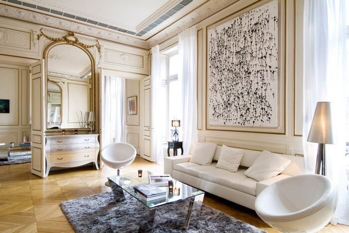 peinture elegante dans un interieur parisien