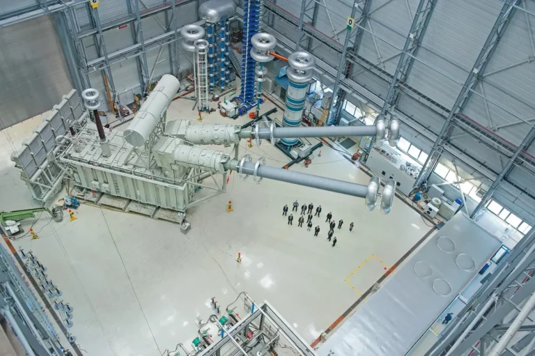 poste de transformation haute tension en action