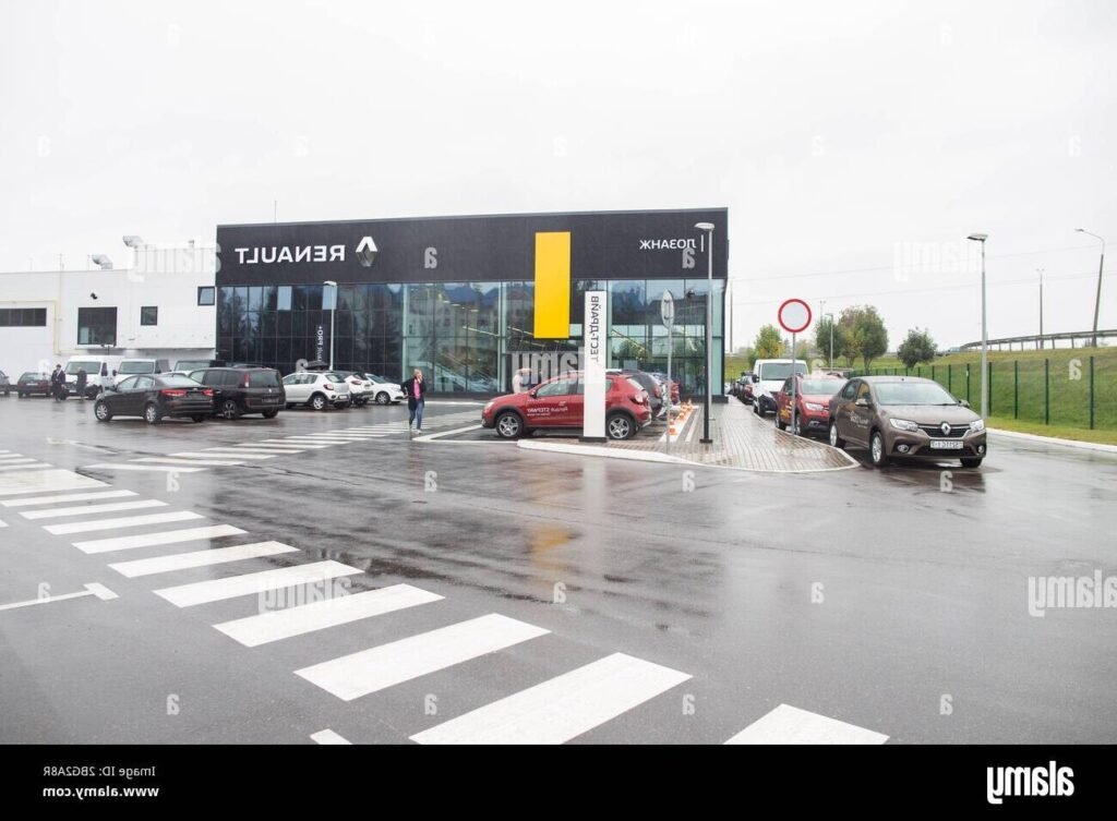 renault elegant dans une concession automobile