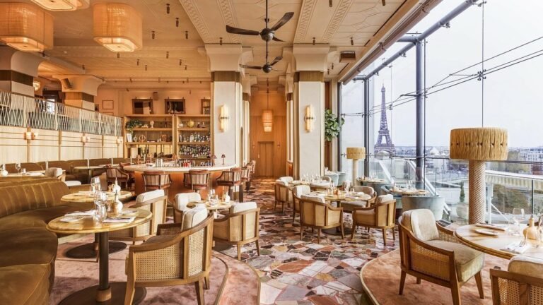 restaurant chaleureux avec ambiance conviviale