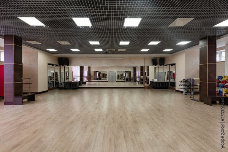 Quels sont les services proposés par Basic Fit Aire sur la Lys 38 salle de sport avec equipements modernes