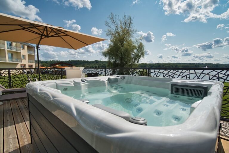 spa relaxant avec vue sur la nature