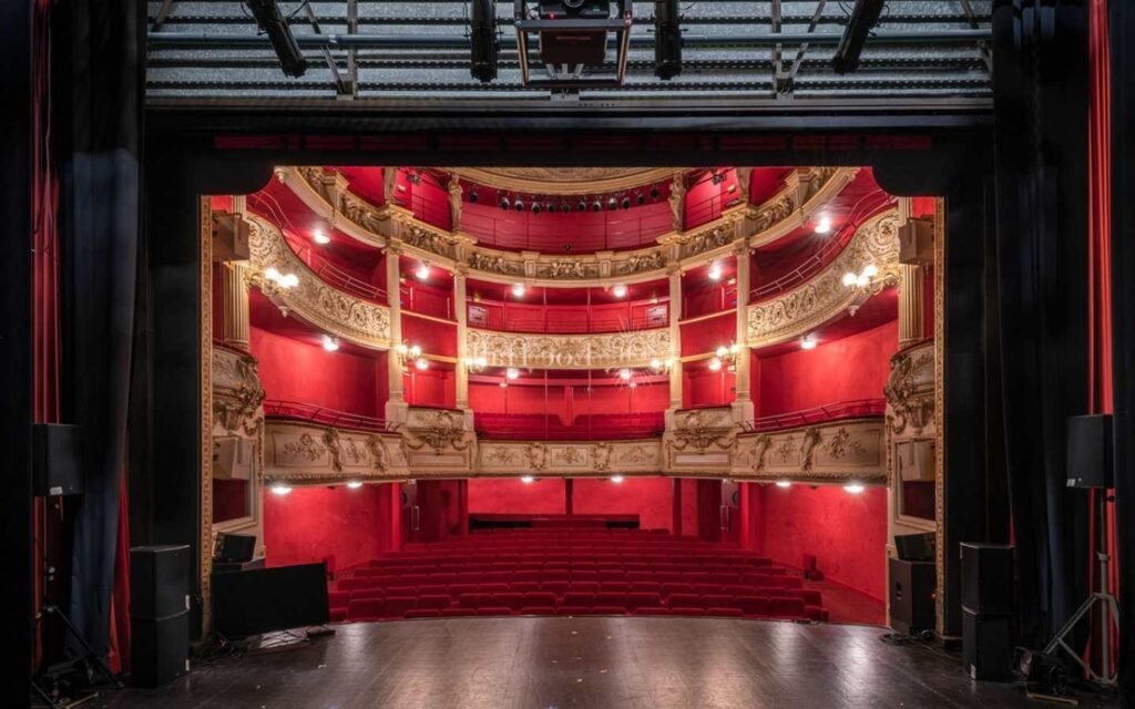 spectacle de theatre en plein air a vichy