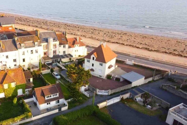 Quel est le super U le plus proche à Port-en-Bessin 23 super u a port en bessin vue exterieure