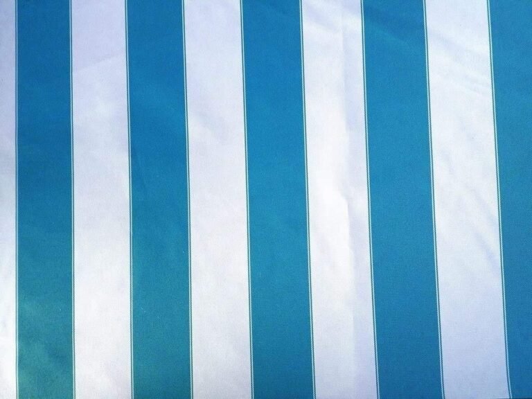 toile exterieure impermeable en exposition