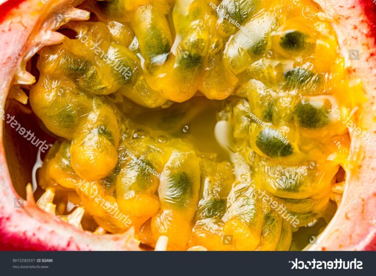 Quel est le goût et les bienfaits du fruit de la passion 38 un close up sur un fruit de la passion