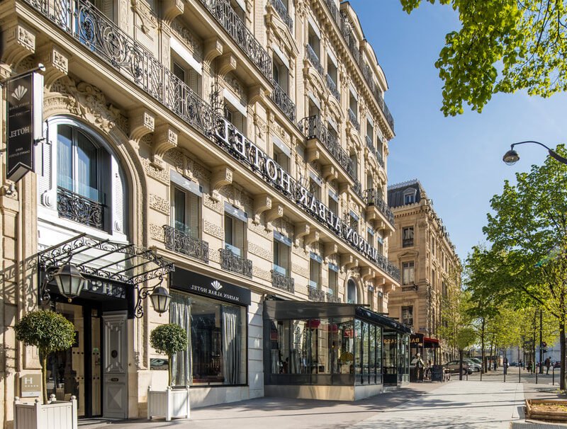 Pourquoi choisir la maison Albar pour séjourner aux Champs-Élysées