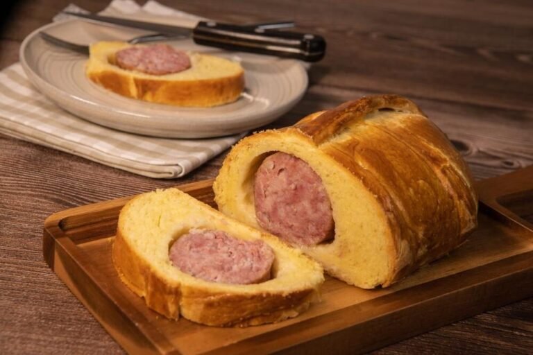 Quel est le goût de Cà à Lyon et pourquoi est-il si apprécié 29 un plat typique de la cuisine lyonnaise