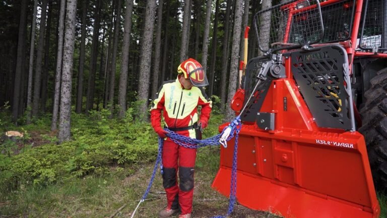 un treuil forestier en action avec radiocommande