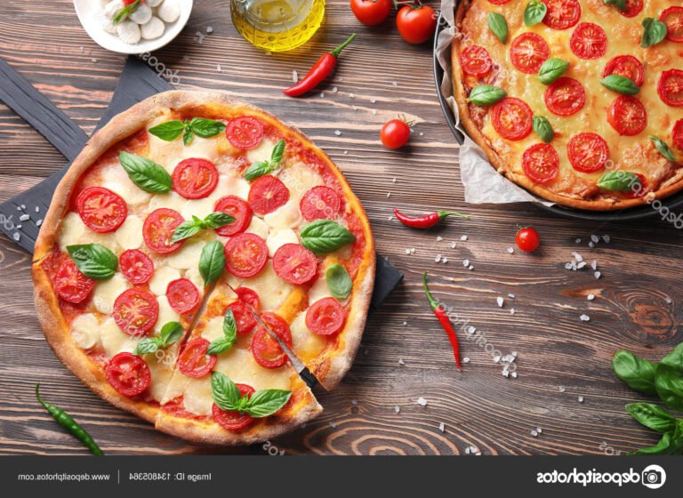 une pizza delicieuse sur une table