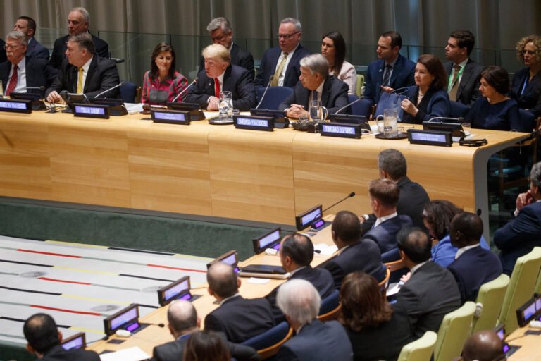 une reunion dassemblee avec des participants attentifs