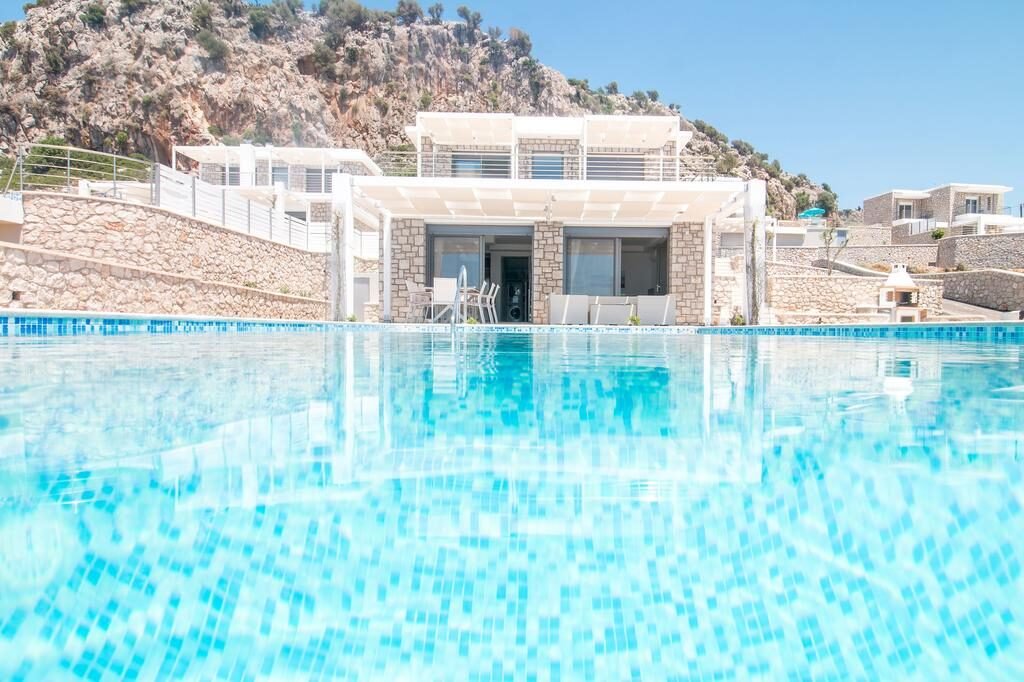 villa moderne avec piscine a pompei