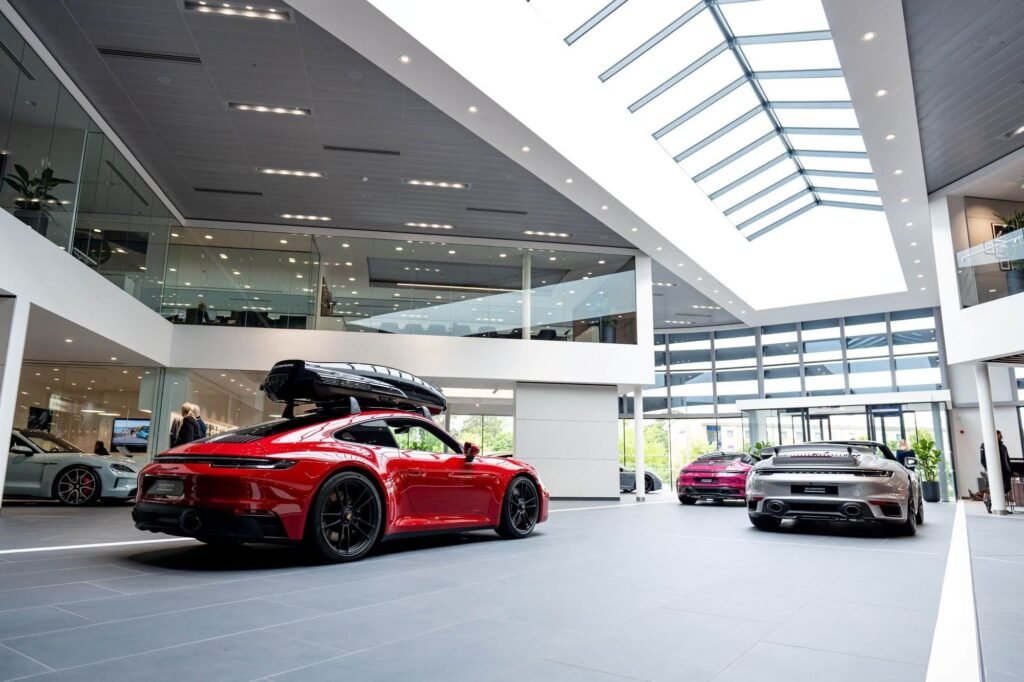 Quel est le service proposé par le Centre Porsche Lyon Nord Groupe Sonauto