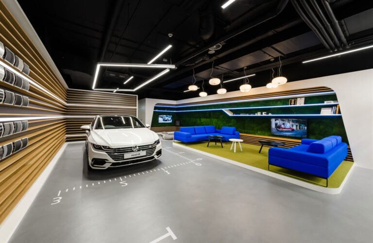 Pourquoi choisir le Groupe Donjon Automobiles pour votre Volkswagen à Corbeil-Essonnes 2 volkswagen dans un showroom moderne